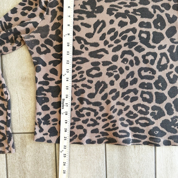 Chettah Leopard Print Womens Thermal Shirt Large Long Sleeve waffle Knit Grunge - Picture 7 of 7